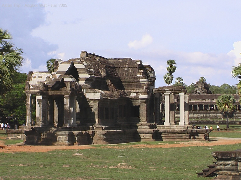 050530_Angkor_Wat_294.jpg