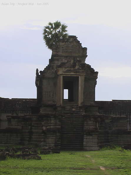 050530_Angkor_Wat_342.jpg