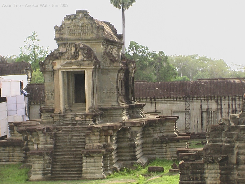 050530_Angkor_Wat_343.jpg