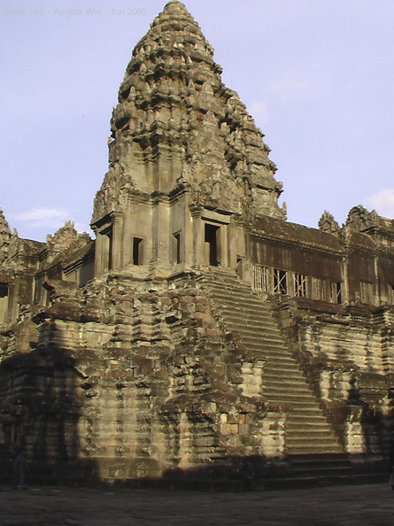 050530_Angkor_Wat_389.jpg